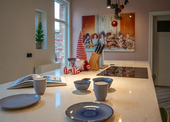 Villa Cezar - Big House At The Center Of Bruges - Free Parking